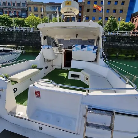 Botel Experiencia En El Mar M Gijon