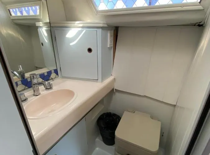 Experiencia En El Mar M Bateau-hôtel Gijón